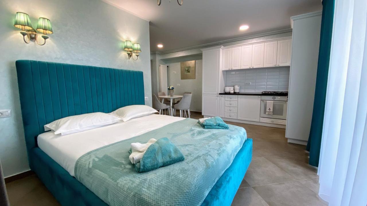 Myosotis Mamaia Studio By The Lake Apartment Екстериор снимка