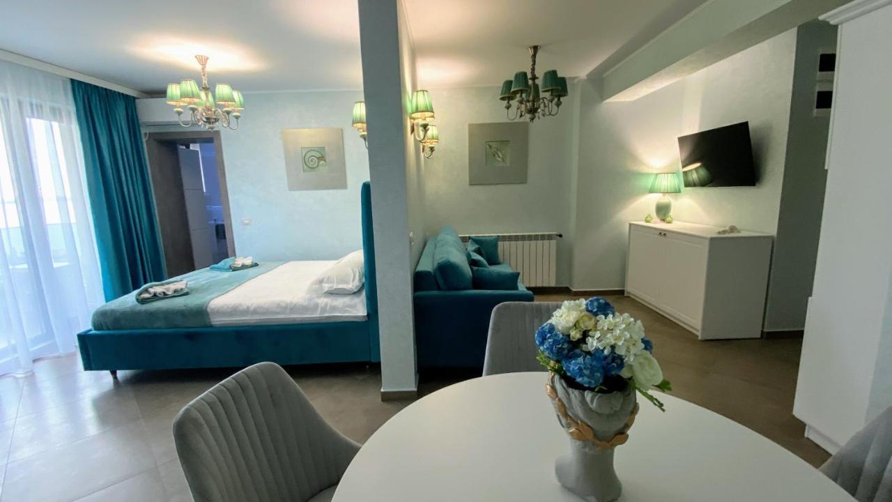 Myosotis Mamaia Studio By The Lake Apartment Екстериор снимка