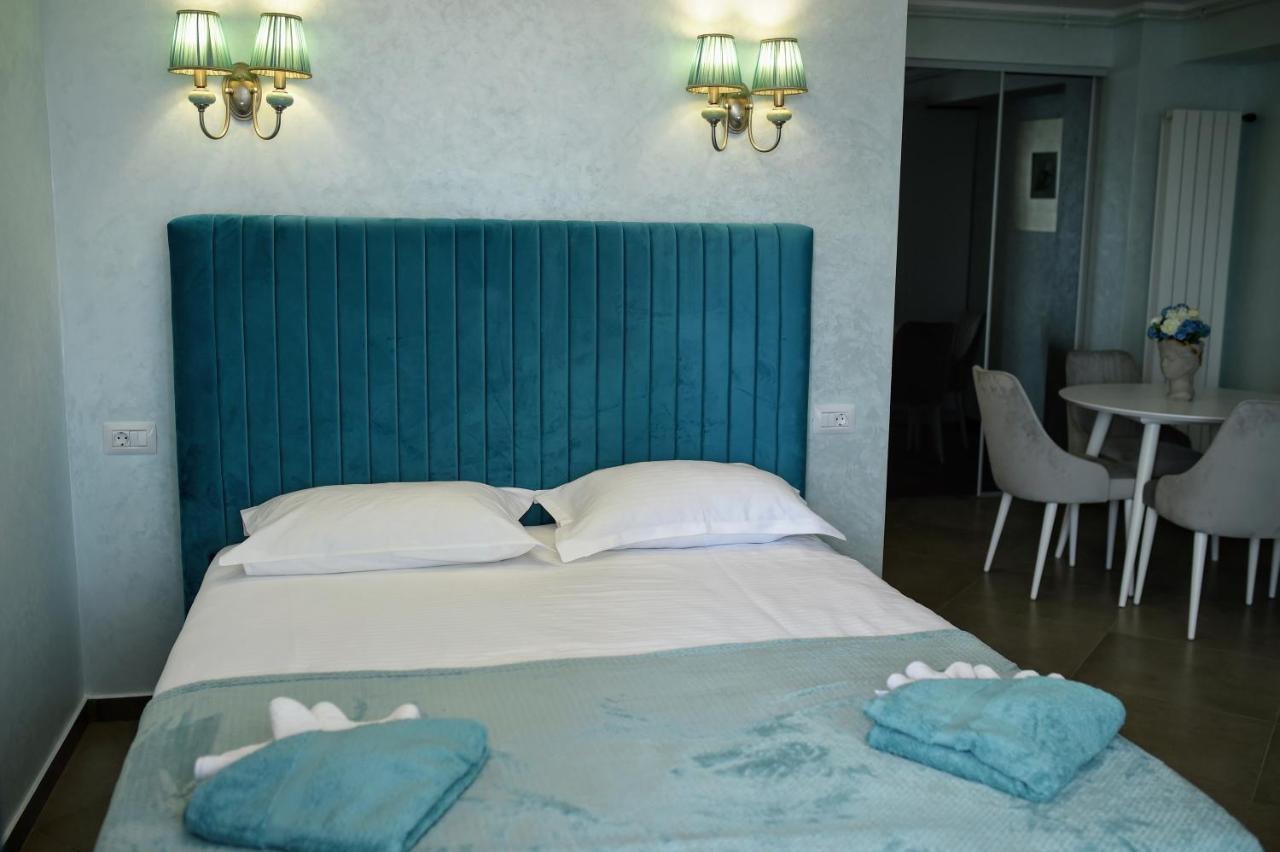 Myosotis Mamaia Studio By The Lake Apartment Екстериор снимка